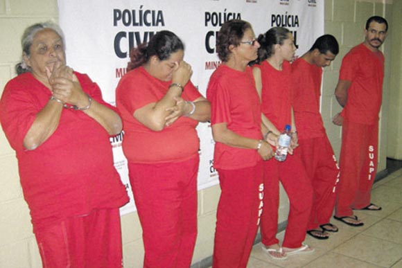 Polícia Civil apresenta suspeitos da morte de policial reformado em Funilândia