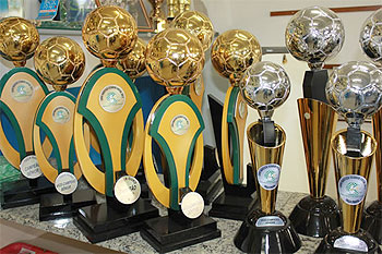 Trofeus que serão entregues na Copa Ecobier de Futsal
