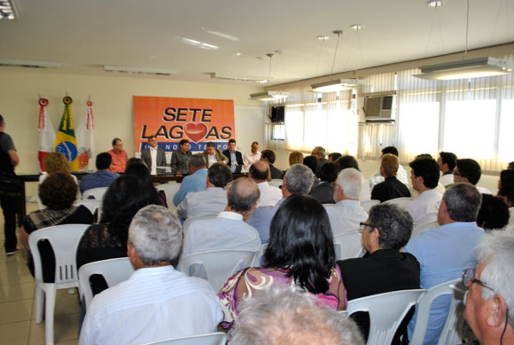 Solenidade aconteceu no gabinete do prefeito na manhã desta sexta-feira (25) / Foto: Marcelo Paiva 