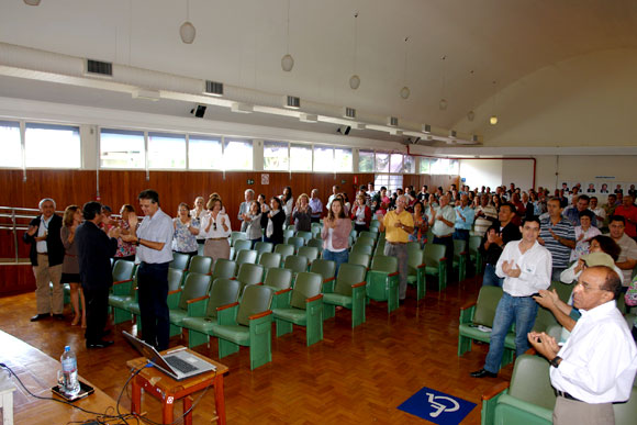 Funcionários cantaram parabéns para a empresa / Foto: Divulgação Embrapa