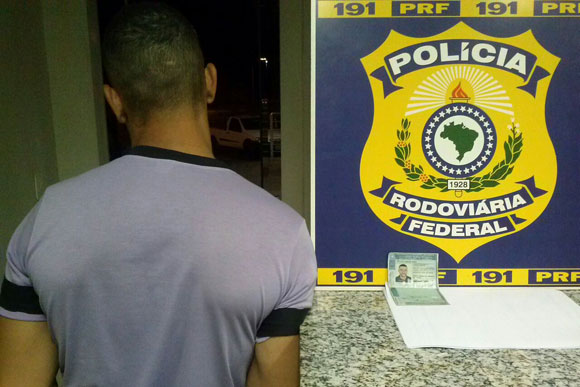 Irmão apresentou documento falso e foi preso / Foto: Divulgação PRF