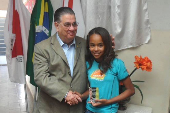 Queren Ribeiro ganhou o Curso de Inglês no I Concurso de Cartazes
