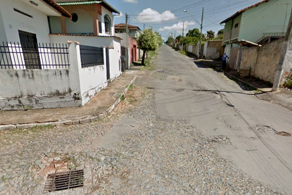 Carro foi interceptado na esquina das ruas Japi e Gardênia / Foto: Google