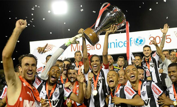 Atlético recebe o título no Campeonato Mineiro de 2015 / Foto: globoesporte.globo.com