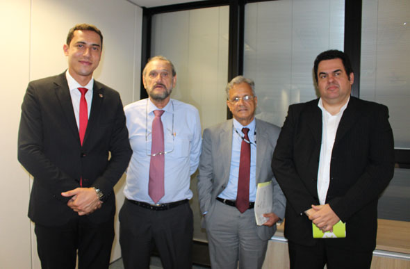Deputado se reuniu com representantes de transporte, de entidades de classe e empresários de Sete Lagoas/ Foto: divulgação DDM