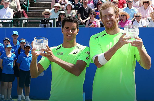 Brasileiro André Sá e o australiano Chris Guccione faturaram o título de duplas no ATP 250 de Nottingham, na Inglaterra / Foto: Divulgação / AEGON Nottingham 