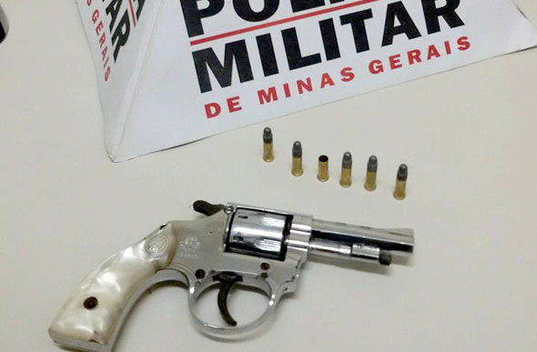 Arma do modelo da apreendida em Paraopeba / Foto: PM Caetanópolis 