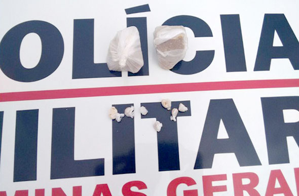 Droga apreendida na casa foi encaminhada para a Polícia Civil / Foto: Divulgação  