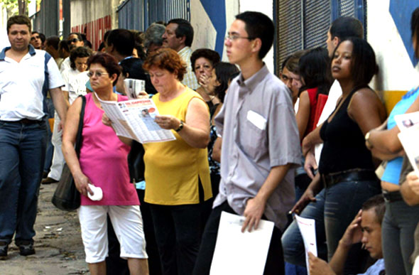 No Brasil cada dia que passa o número de pessoas desempregadas aumentam / Foto: brasilpost.com.br  