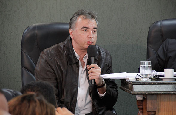 Secretário Breno Simões afirma que HNSG está calculando a dívida da Prefeitura de maneira errada. / Foto: Alan Junio