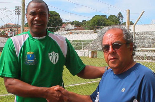 O treinador João Carlos e o presidente Carlos Alberto Pallos do Guaxupé / Foto: Divulgação