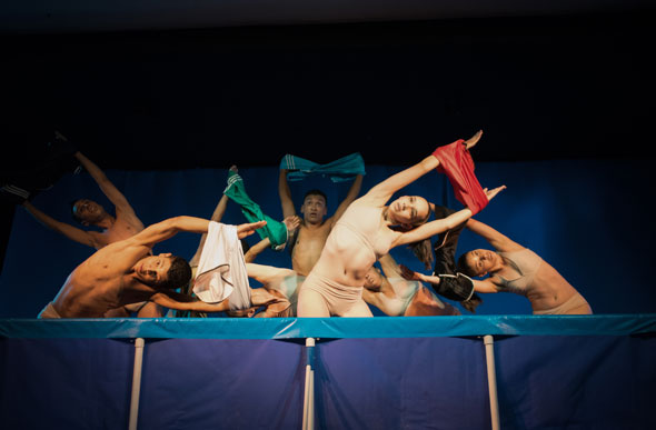 Espetáculo "Tchibum", apresentação de dança da Cia de Dança de Paraopeba/ Foto: Anderson Marcenes