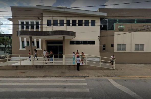 Hospital onde policiais foram agredidos. — Foto: Reprodução Google Street View