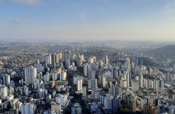 Segunda-feira tem céu parcialmente nublado em Belo Horizonte — Foto: Lucas Franco/TV Globo
