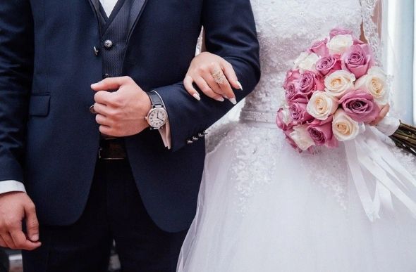 Em festas de casamento, todos convidados devem ser testados com antecedência — Foto: Pixabay