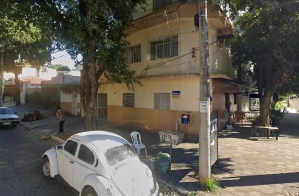Menina acordou assustada na casa, localizada na rua Quintiliano Costa, no bairro São Paulo — Foto: REPRODUÇÃO/GOOGLE STREET VIEW