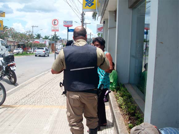 Mulher é assaltada ao sair do Banco do Brasil do Bairro Canaan