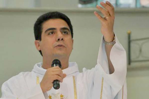 Padre Robson estará em Sete Lagoas no dia 14 de outubro / Foto: www.tvcanal13.com