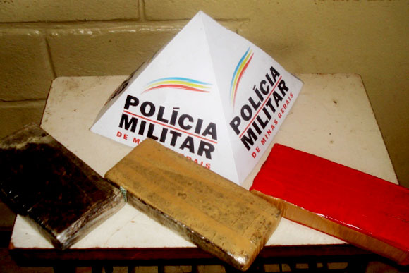 Tabletes de maconha encontrados na casa do menor / Foto: Divulgação PM