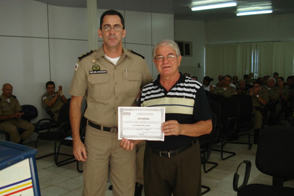 O Comandante do 25º BPM, Sr. Ten Cel PM José de Anchieta Machado e o vice-prefeito Ronaldo João / Foto: Divulgação