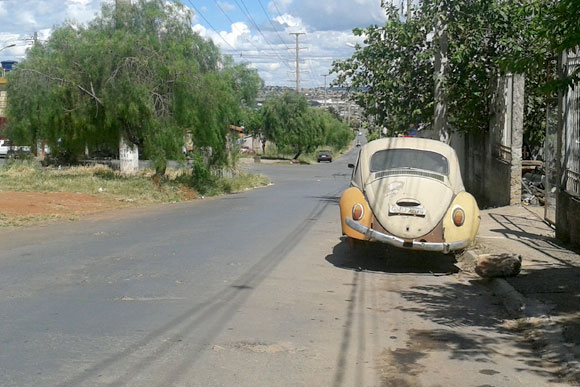 Proprietários de carros abandonados podem ser penalizados, prefeito precisa aprovar projeto / Foto: Marcelo Paiva