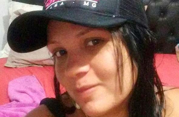 Izabella a mãe das crianças que também foi assassinada / Foto: reprodução facebook