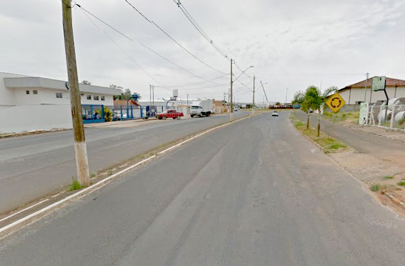 Carro foi deixado em um motel que fica na avenida José Ananias Aguiar / Foto: Google