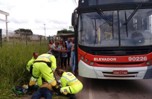 Passageiro de ônibus passou mal durante protesto na BR-040 / Foto: Jhonny Cazetta