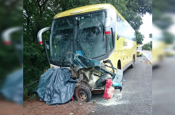 O acidente aconteceu na BR-040 na manhã desta segunda-feira (4)/ Foto: enviada por leitor via Whatsapp