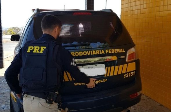 Pastor é suspeito de importunação sexual em mulher que dormia dentro de ônibus de viagem — Foto: Divulgação/PRF