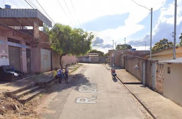 Crime ocorreu na rua Flores do Campo / rua Oito, no bairro Novo Retiro, em Esmeraldas — Foto: Reprodução / Google Street View
