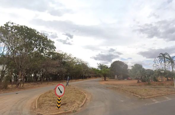 Crime ocorreu na rua Laurinda Lacerda Baptista, na zona rural de Uberaba — Foto: Reprodução / Google Street View