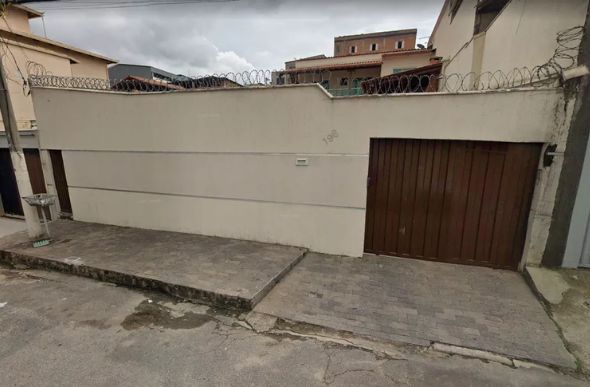 Homem foi encontrado morto dentro de casa, no bairro Industrial, em Contagem — Foto: Google Maps/ Reprodução (imagem capturada em fevereiro de 2022)