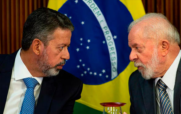 Na ordem, o presidente da Câmara, Arthur Lira, e o presidente da República, Luiz Inácio Lula da Silva — Foto: Marcelo Camargo/Agência Brasil